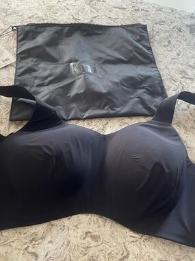 Knix Black Catalyst Sports Bra